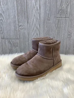 Boots Designer By Ugg In Brown, Size: 11