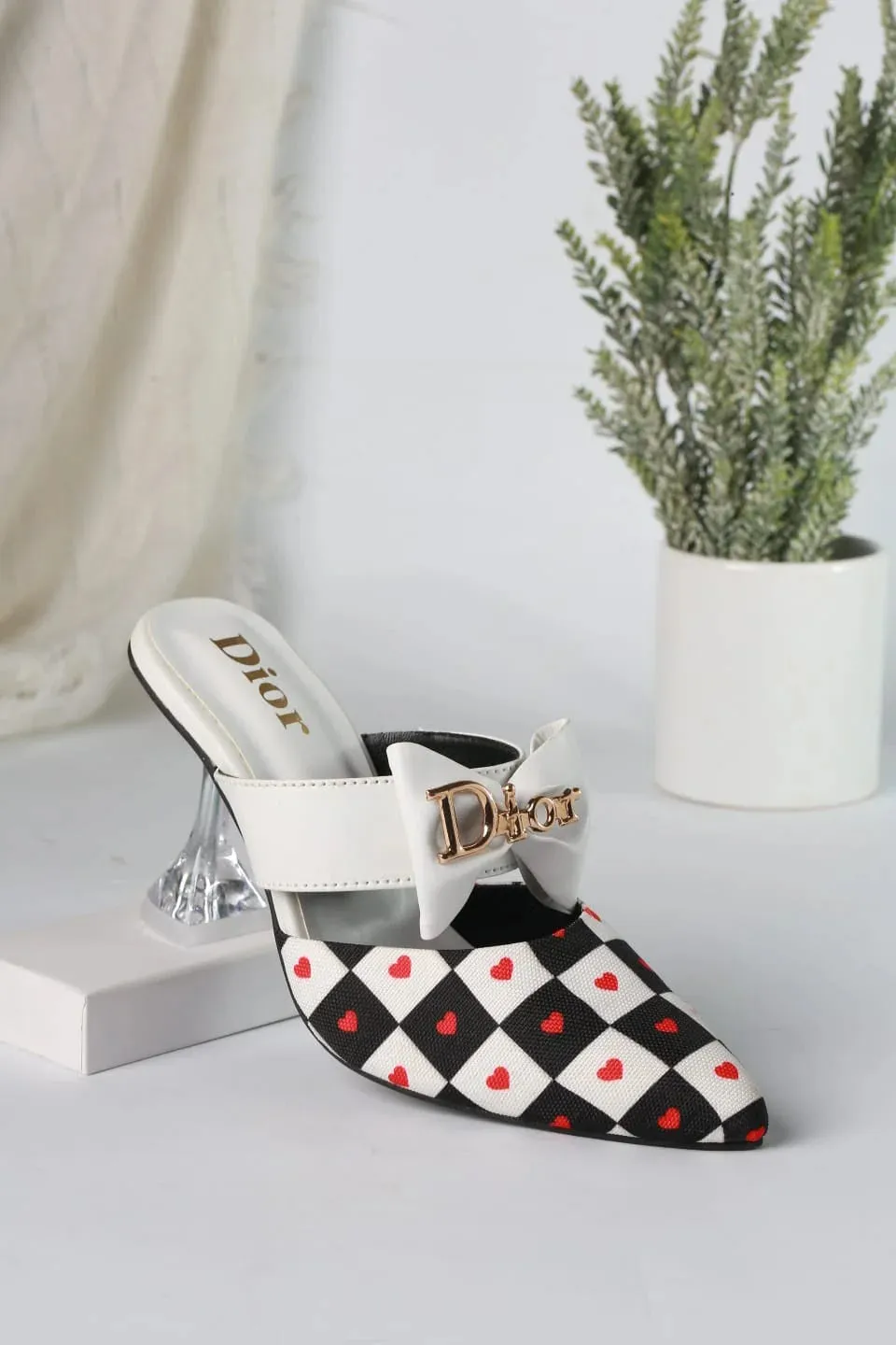 DIOR CASUAL HEEL PUMPS - WHITE (HEART)