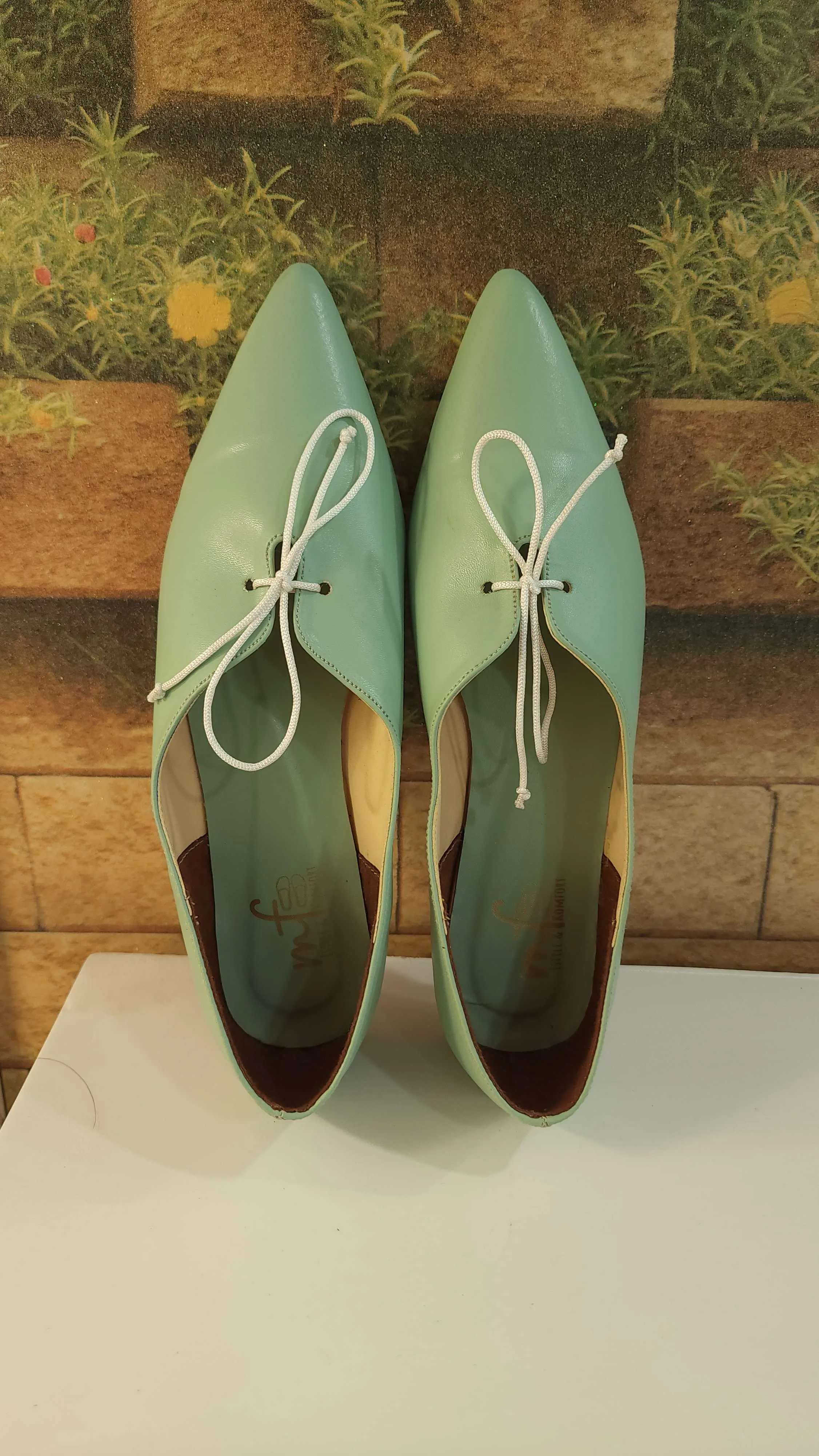 Green Pointed Pumps in Flat