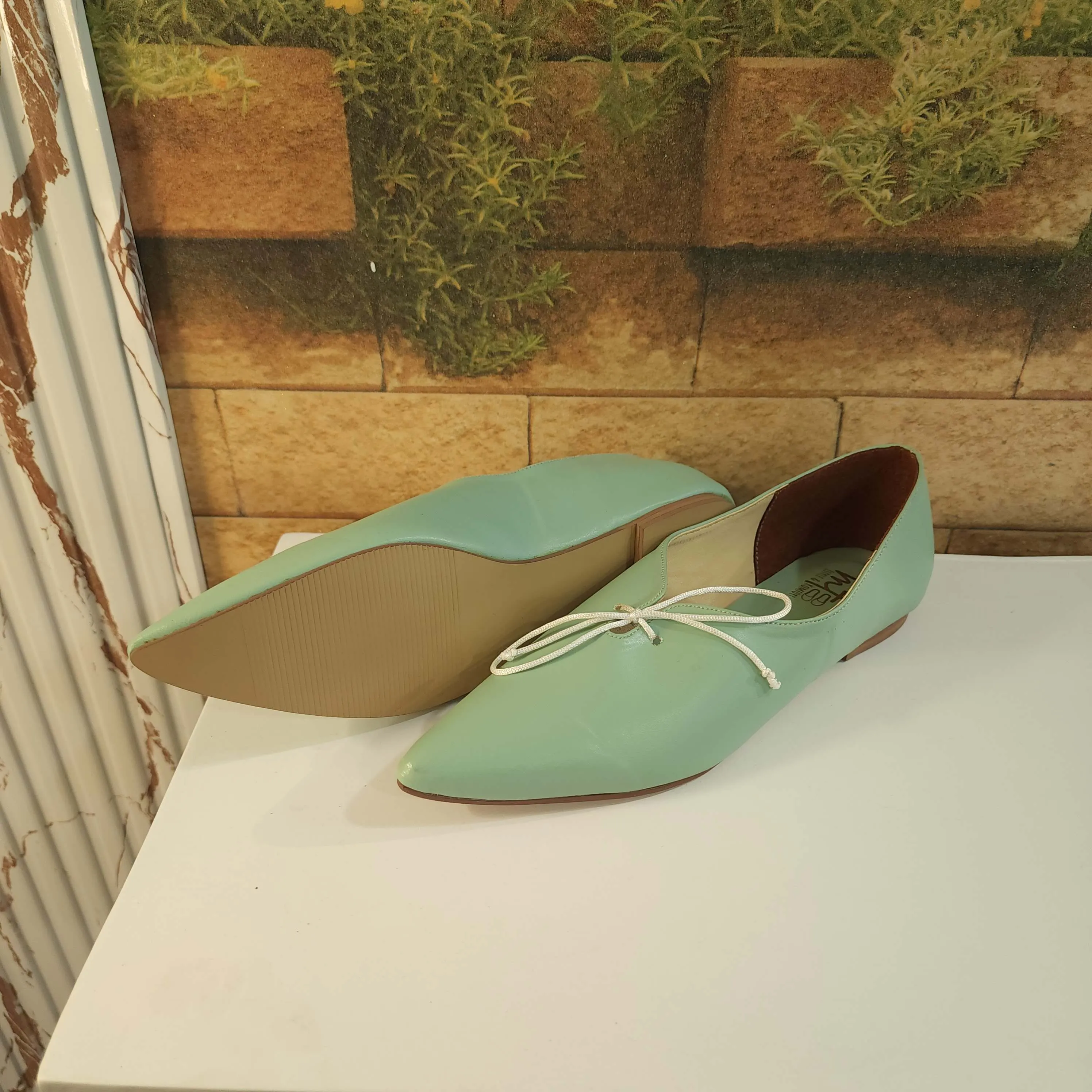 Green Pointed Pumps in Flat