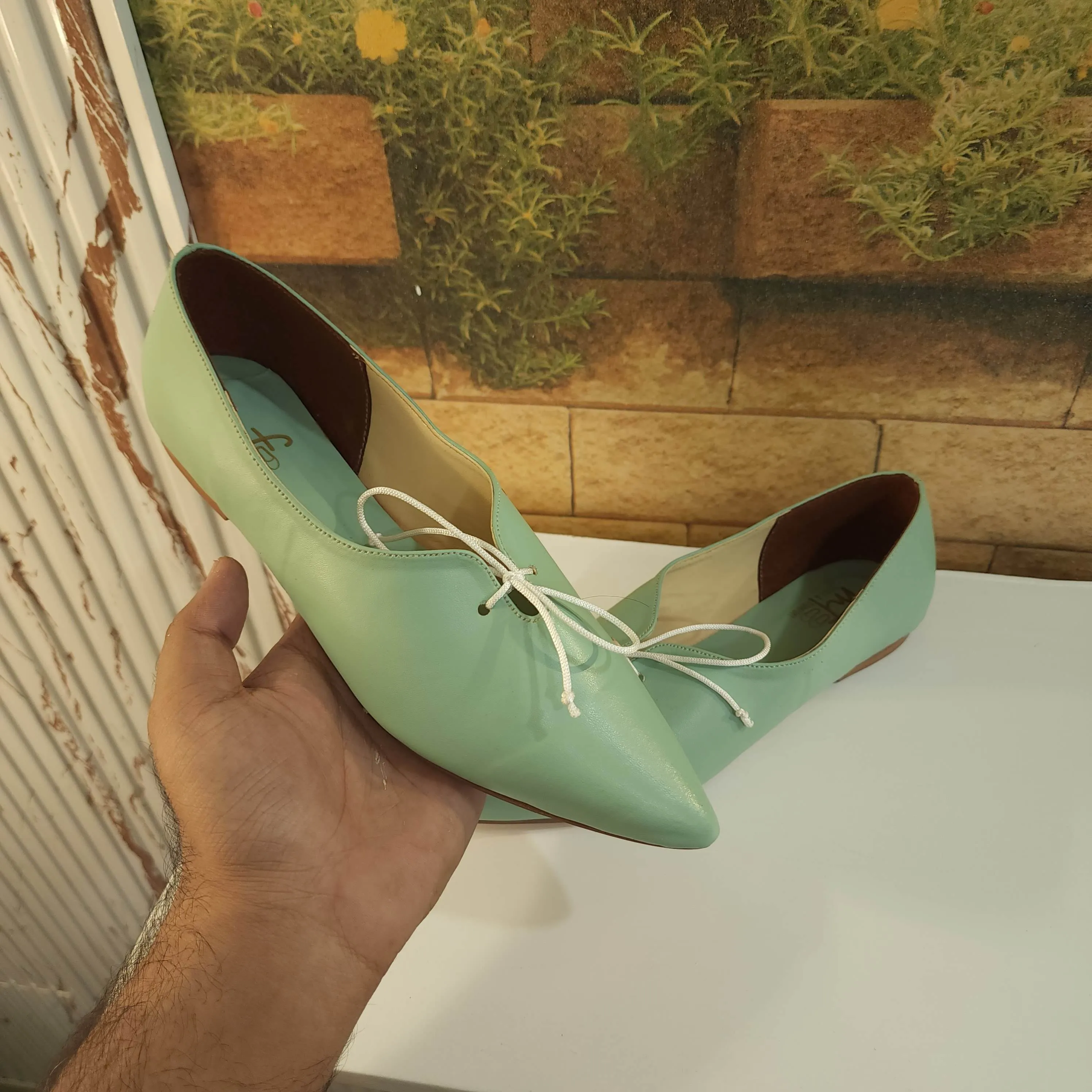 Green Pointed Pumps in Flat
