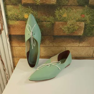 Green Pointed Pumps in Flat