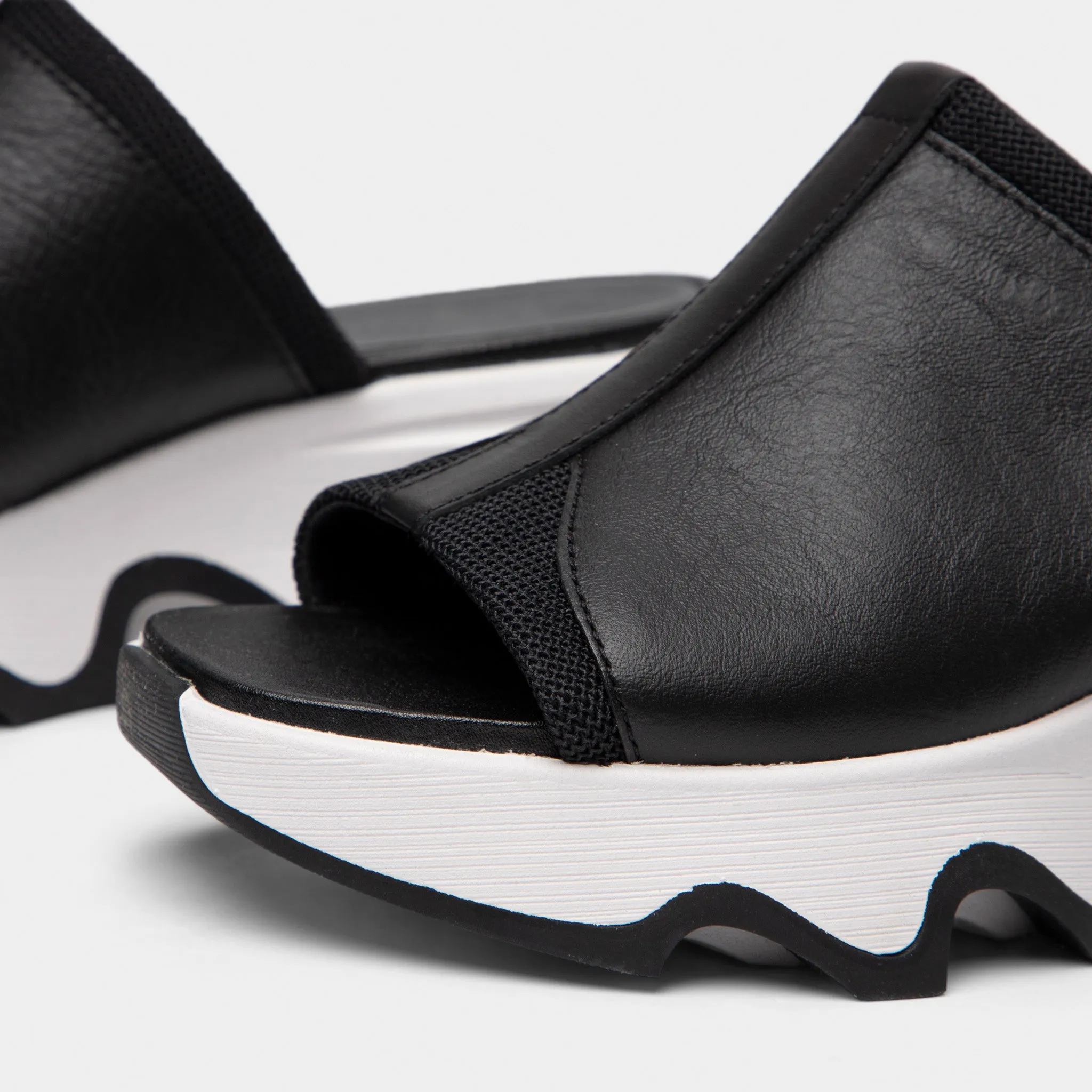 Sorel Women's Kinetic Impact Slide Black / Sea Salt