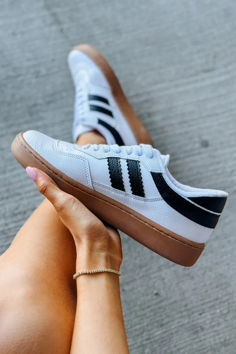 Venus Sneakers - Black